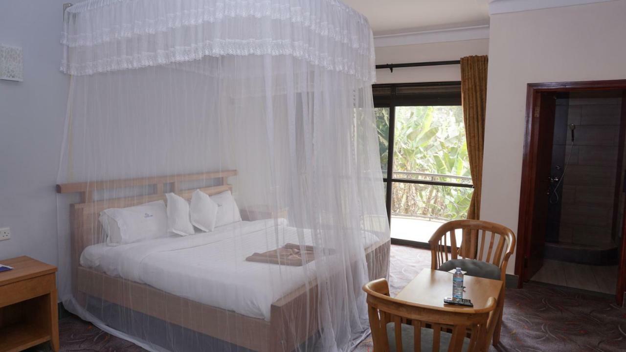 Cepha'S Inn Kabale 外观 照片